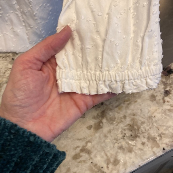 Beautiful white textured/Swiss dotted Loft blouse. Perfect condition. Small. - Picture 6 of 9